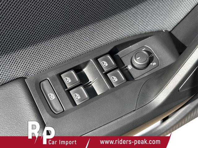 Seat / Leon Sportstourer / Blau / / / DSG+KAMERA+ACC+SHZ+KLIMA+FULLLINK+LED