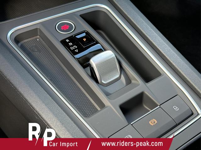 Seat / Leon Sportstourer / Grau / / / 1,5 eTSI DSG+ACC+LED+SHZ+CAM+Licht u. Sicht