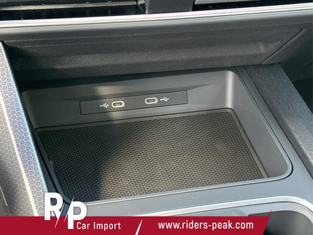 Seat / Leon Sportstourer / Grau / / / 1,5 eTSI DSG+ACC+LED+SHZ+CAM+Licht u. Sicht