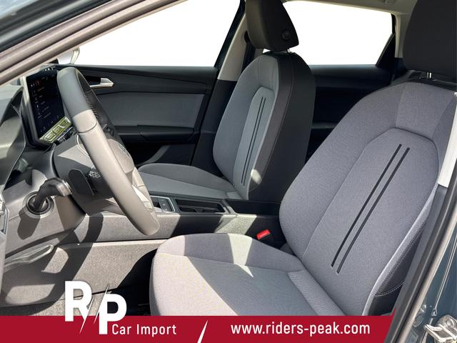 Seat / Leon Sportstourer / Blau / / / DSG+KAMERA+ACC+SHZ+KLIMA+FULLLINK+LED