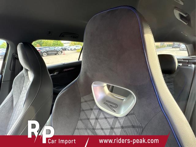 Volkswagen / Passat Variant / Schwarz / / / 4WD AHK+Black Style+Navi+360KAM+Head-UP+Matrix-LED+ACC, Beispielbilder, ggf. teilweise mit Sonderausstattung