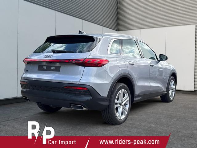Audi / Q5 / Silber / / / AHK+NAVI+LED+SHZ+PDC