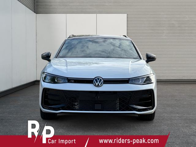 Volkswagen / Passat Variant / Weiß / / / 4WD+SIGNATURE+LEDER+PANO+AHK+DCC+MATRIX