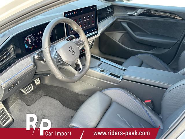 Volkswagen / Passat Variant / Weiß / / / 4WD+SIGNATURE+LEDER+PANO+AHK+DCC+MATRIX