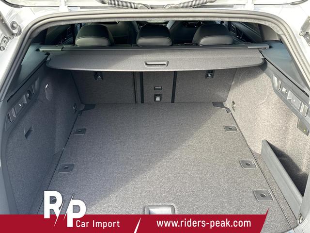 Volkswagen / Passat Variant / Weiß / / / 4WD+SIGNATURE+LEDER+PANO+AHK+DCC+MATRIX