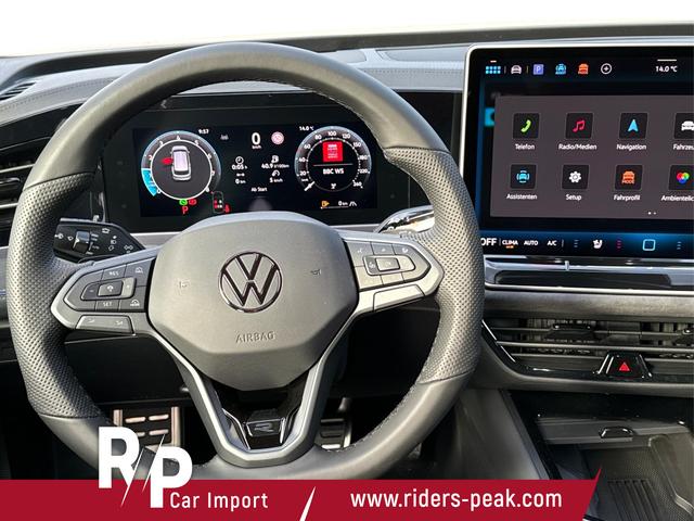 Volkswagen / Passat Variant / Weiß / / / 4WD+SIGNATURE+LEDER+PANO+AHK+DCC+MATRIX