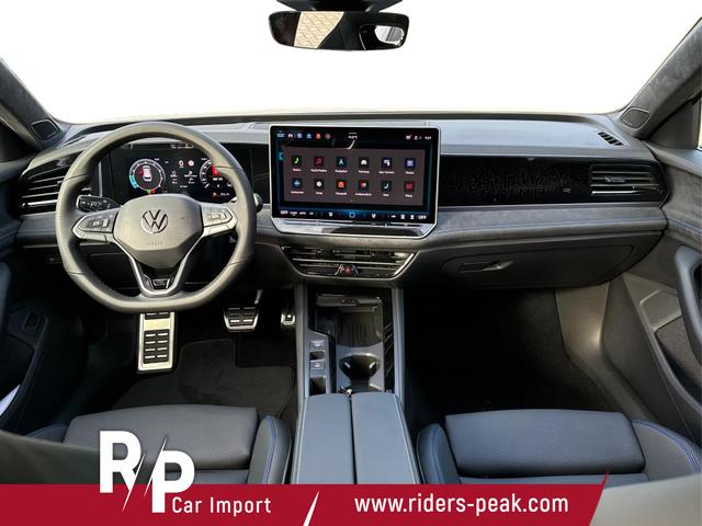 Volkswagen / Passat Variant / Weiß / / / 4WD+SIGNATURE+LEDER+PANO+AHK+DCC+MATRIX