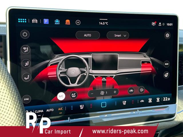 Volkswagen / Passat Variant / Weiß / / / 4WD+SIGNATURE+LEDER+PANO+AHK+DCC+MATRIX