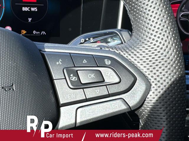 Volkswagen / Passat Variant / Weiß / / / 4WD+SIGNATURE+LEDER+PANO+AHK+DCC+MATRIX