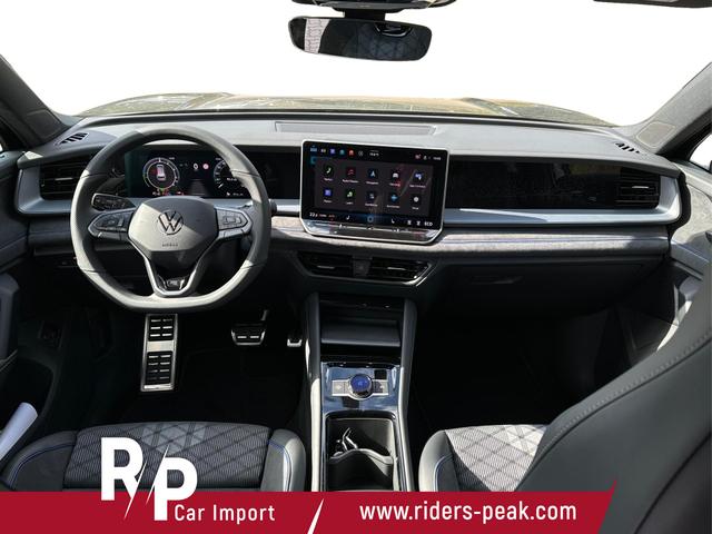 Volkswagen / Tayron / Schwarz / / / PANORMA+LED+AHK+EL. HECKKL.+PDC+20'' LM