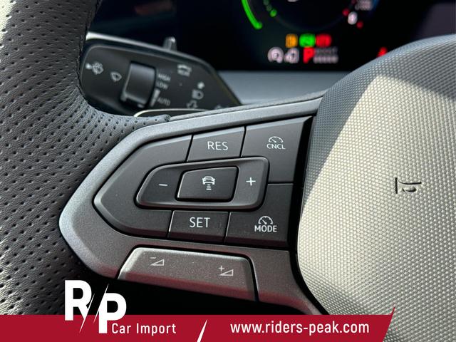 Volkswagen / Tayron / Schwarz / / / PANORMA+LED+AHK+EL. HECKKL.+PDC+20'' LM