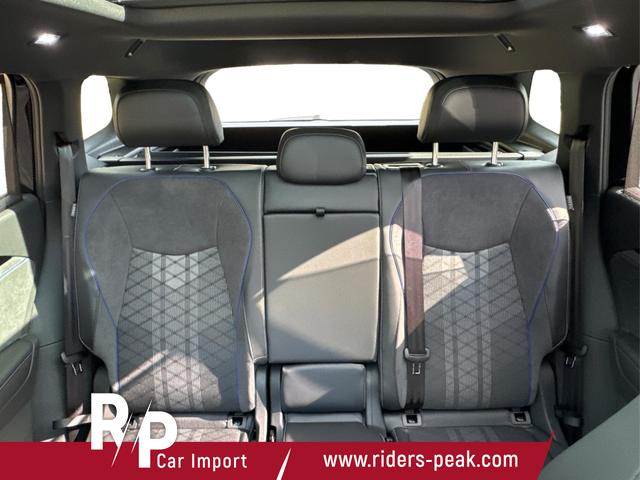 Volkswagen / Tayron / Schwarz / / / PANORMA+LED+AHK+EL. HECKKL.+PDC+20'' LM