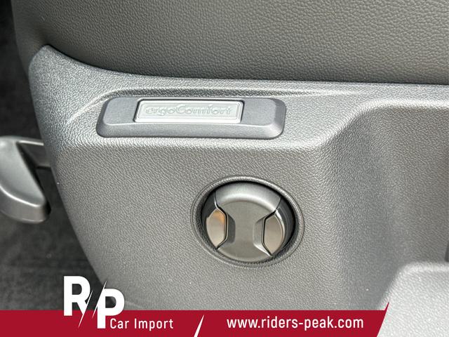 Volkswagen / Caddy Maxi / / / / Caddy Maxi AHK+LANE ASSIST+NAVI+KAM+ACC+SHZ