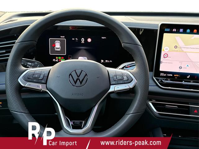 Volkswagen / Tiguan / Grau / / / PANO+HD MATRIX+AHK+NAVI+BLACK STYLE+20 LM+ACC