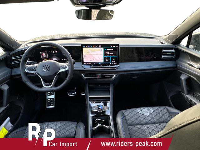 Volkswagen / Tiguan / Grau / / / PANO+HD MATRIX+AHK+NAVI+BLACK STYLE+20 LM+ACC