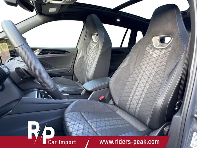Volkswagen / Tiguan / Grau / / / PANO+HD MATRIX+AHK+NAVI+BLACK STYLE+20 LM+ACC