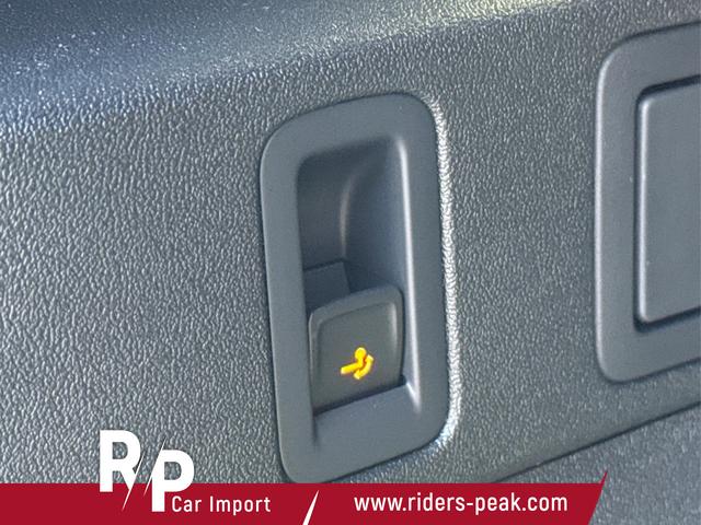 Volkswagen / Tiguan / Grau / / / PANO+HD MATRIX+AHK+NAVI+BLACK STYLE+20 LM+ACC