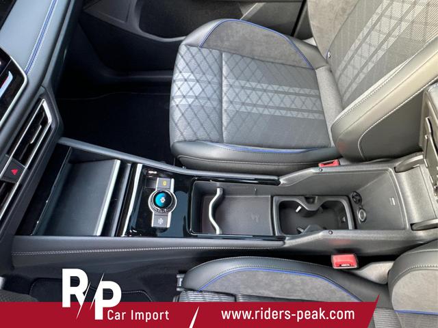 Volkswagen / Tiguan / Grau / / / PANO+HD MATRIX+AHK+NAVI+BLACK STYLE+20 LM+ACC
