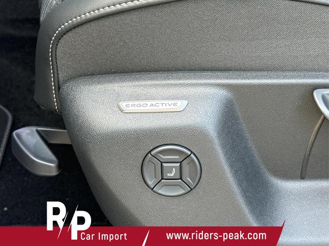 Volkswagen / Tiguan / Grau / / / PANO+HD MATRIX+AHK+NAVI+BLACK STYLE+20 LM+ACC