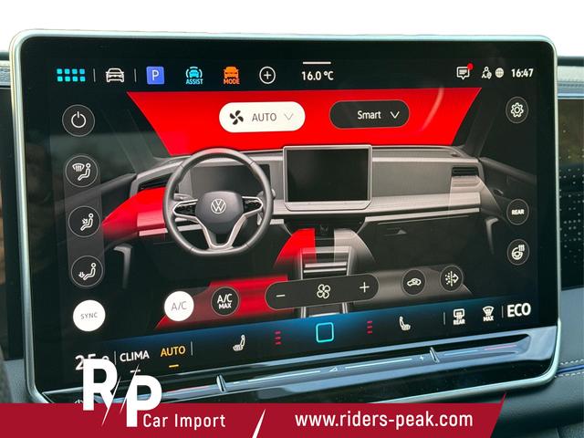 Volkswagen / Tiguan / Grau / / / PANO+HD MATRIX+AHK+NAVI+BLACK STYLE+20 LM+ACC