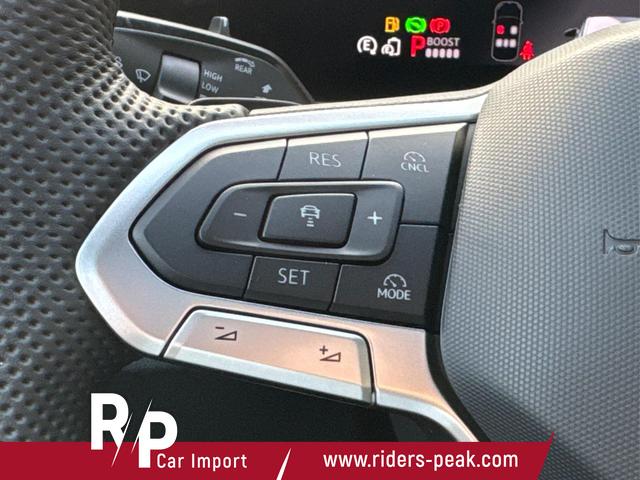 Volkswagen / Tiguan / Grau / / / PANO+HD MATRIX+AHK+NAVI+BLACK STYLE+20 LM+ACC