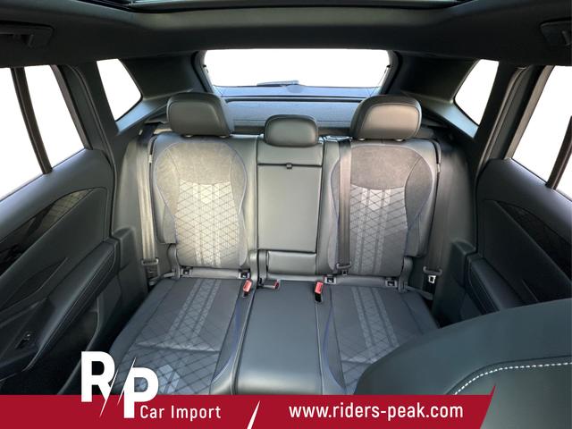 Volkswagen / Tiguan / Grau / / / PANO+HD MATRIX+AHK+NAVI+BLACK STYLE+20 LM+ACC