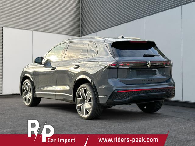 Volkswagen / Tiguan / Grau / / / PANO+HD MATRIX+AHK+NAVI+BLACK STYLE+20 LM+ACC