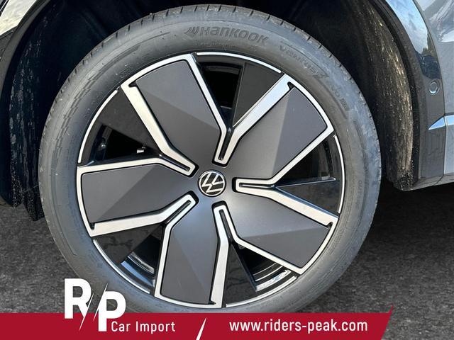 Volkswagen / Tiguan / Grau / / / PANO+HD MATRIX+AHK+NAVI+BLACK STYLE+20 LM+ACC