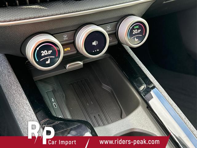 Skoda / Superb Combi / / / / 4WD+AHK+NAVI+KAM+EL.HECKKL.+KESSY