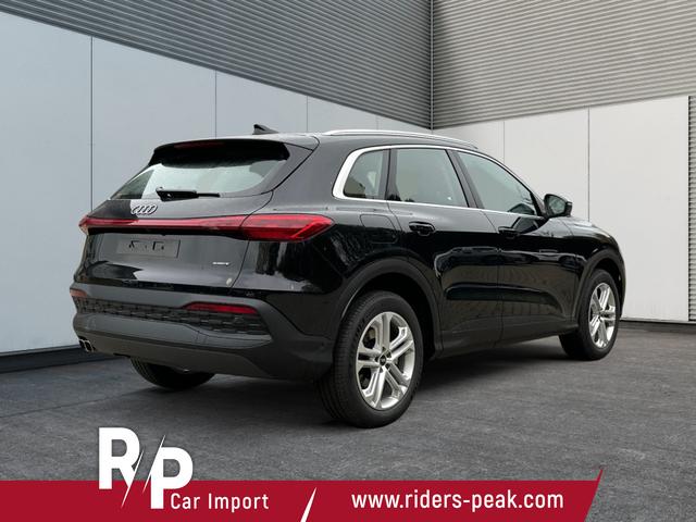 Audi / Q5 / Schwarz / / / QUATTRO+ NAVI+ LED+ SHZ+ PDC