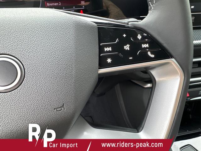Audi / Q5 / Schwarz / / / QUATTRO+ NAVI+ LED+ SHZ+ PDC