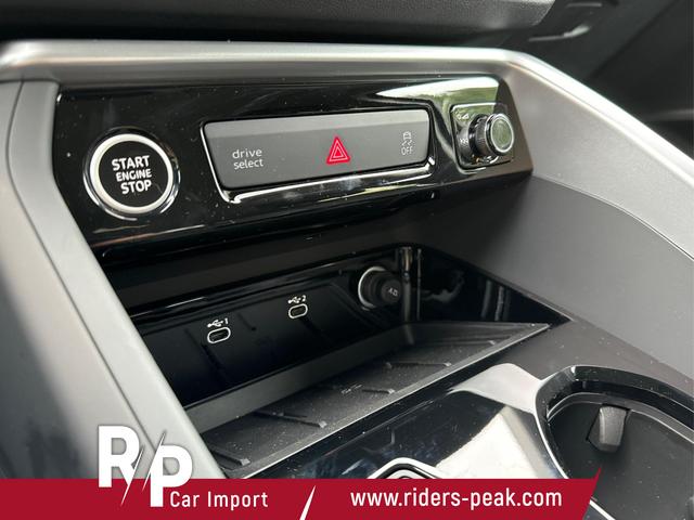 Audi / Q5 / Schwarz / / / QUATTRO+ NAVI+ LED+ SHZ+ PDC