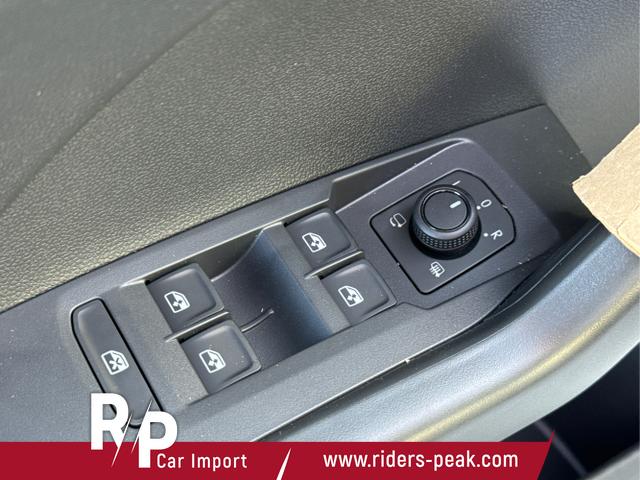 Volkswagen / T-Cross / Schwarz / / / KAMERA+IQ-LIGHT+SUNSET+PDC+SHZ+17 LM