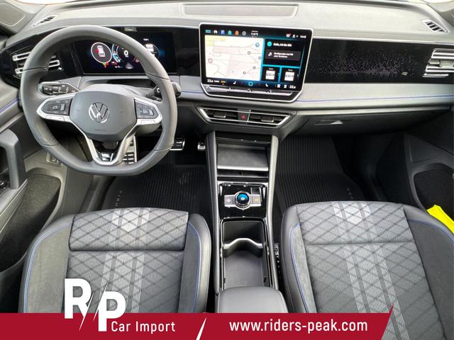 Volkswagen / Tiguan / Schwarz / / / 4x4 AHK+PANO+STANDHZG+20 ALU+eHK