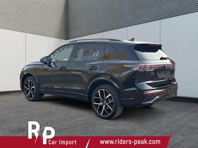 Volkswagen / Tiguan / Schwarz / / / 4x4 AHK+PANO+STANDHZG+20 ALU+eHK