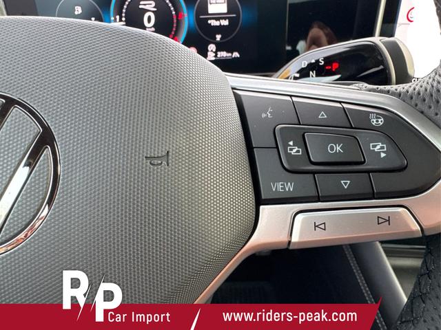 Volkswagen / Tiguan / Schwarz / / / 4x4 AHK+PANO+STANDHZG+20 ALU+eHK