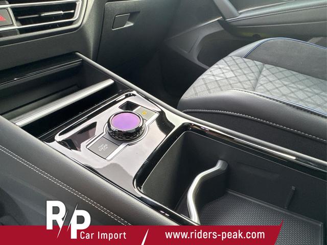 Volkswagen / Tiguan / Schwarz / / / 4x4 AHK+PANO+STANDHZG+20 ALU+eHK