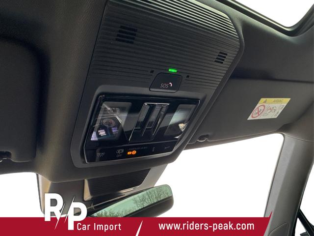 Volkswagen / Tiguan / Schwarz / / / 4x4 AHK+PANO+STANDHZG+20 ALU+eHK