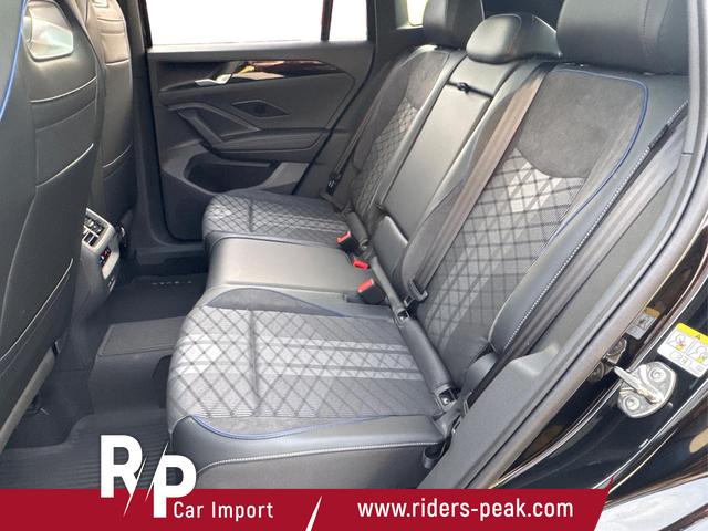 Volkswagen / Tiguan / Schwarz / / / 4x4 AHK+PANO+STANDHZG+20 ALU+eHK