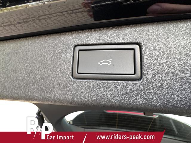 Volkswagen / Tiguan / Schwarz / / / 4x4 AHK+PANO+STANDHZG+20 ALU+eHK