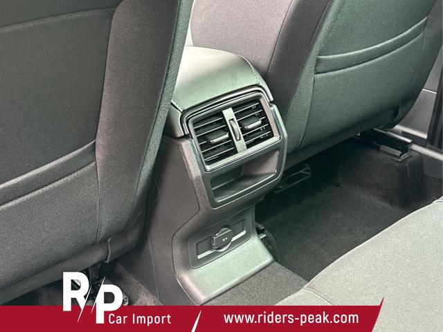 Skoda / Karoq / Schwarz / / / AHK+KAMERA+EL. HECKKL.+SHZ+ACC+KESSY+18''ALU