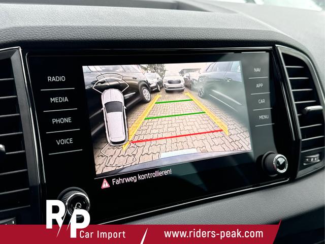 Skoda / Karoq / Schwarz / / / AHK+KAMERA+EL. HECKKL.+SHZ+ACC+KESSY+18''ALU