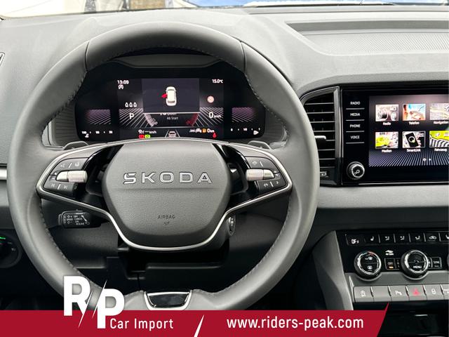 Skoda / Karoq / Schwarz / / / AHK+KAMERA+EL. HECKKL.+SHZ+ACC+KESSY+18''ALU