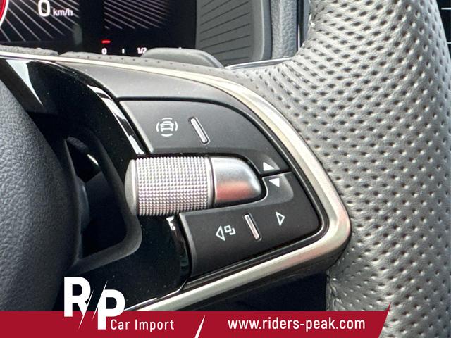 Skoda / Karoq / Schwarz / / / AHK+el.HECKKLAPPE+KAMERA+PDC+KESSY+ACC