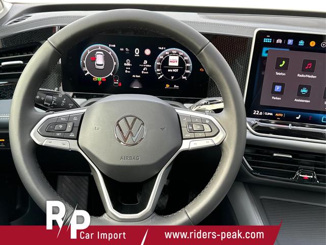 Volkswagen / Passat Variant / Silber / / / DSG+AHK+PANO+NAVI+ACC+KAMERA+LED+MASSAGE