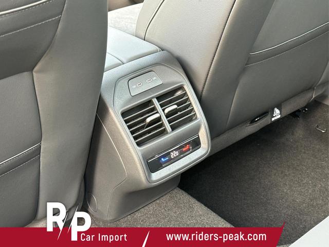 Volkswagen / Passat Variant / Silber / / / DSG+AHK+PANO+NAVI+ACC+KAMERA+LED+MASSAGE