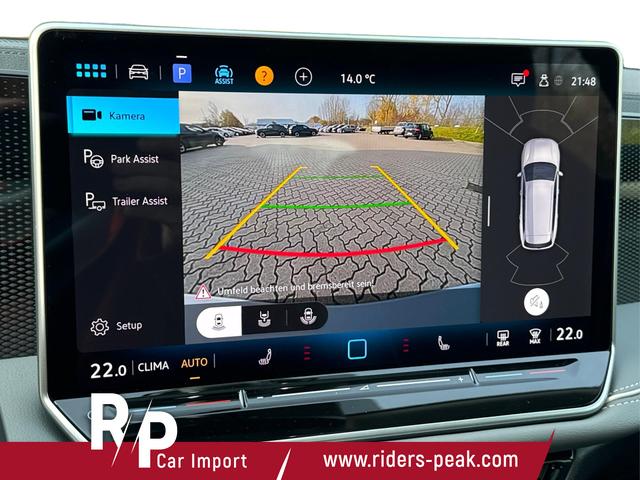 Volkswagen / Passat Variant / Silber / / / DSG+AHK+PANO+NAVI+ACC+KAMERA+LED+MASSAGE