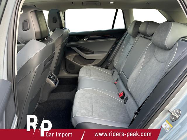 Volkswagen / Passat Variant / Silber / / / DSG+AHK+PANO+NAVI+ACC+KAMERA+LED+MASSAGE