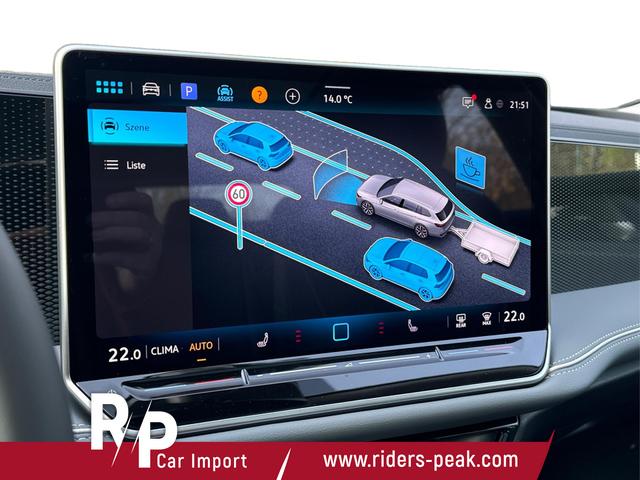 Volkswagen / Passat Variant / Silber / / / DSG+AHK+PANO+NAVI+ACC+KAMERA+LED+MASSAGE