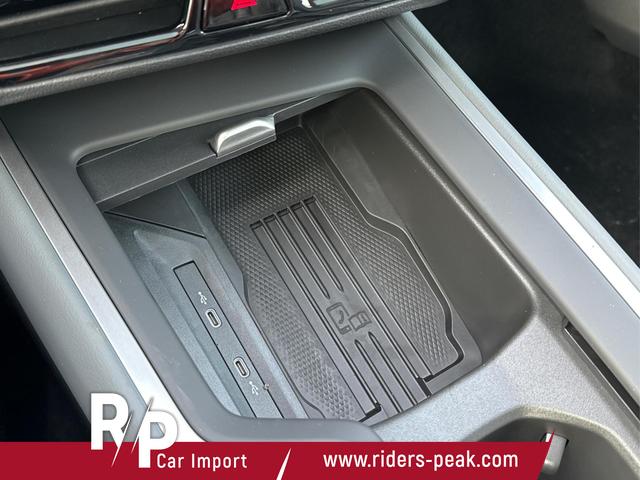 Volkswagen / Passat Variant / Silber / / / DSG+AHK+PANO+NAVI+ACC+KAMERA+LED+MASSAGE